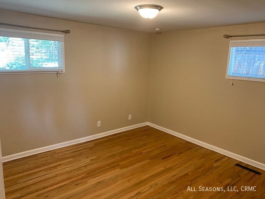1932 Downing Dr - Photo 4 of 11