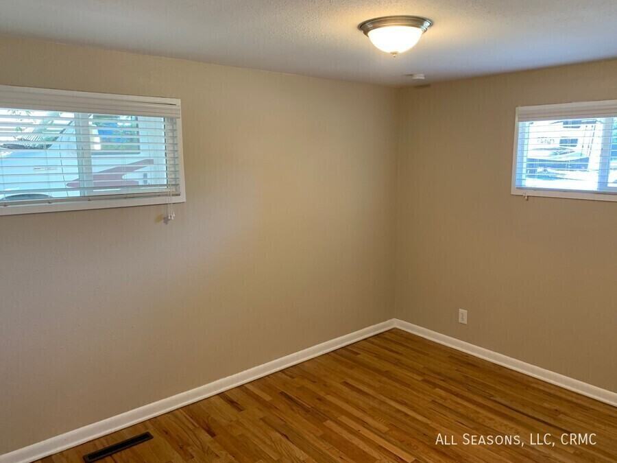 1932 Downing Dr - Photo 5 of 11
