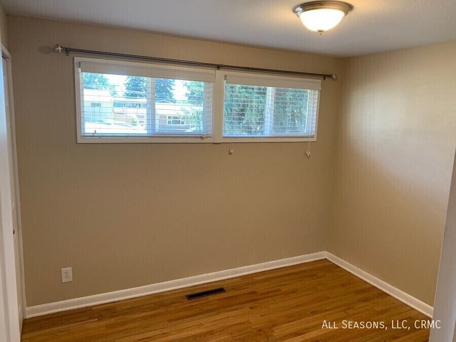 1932 Downing Dr - Photo 6 of 11
