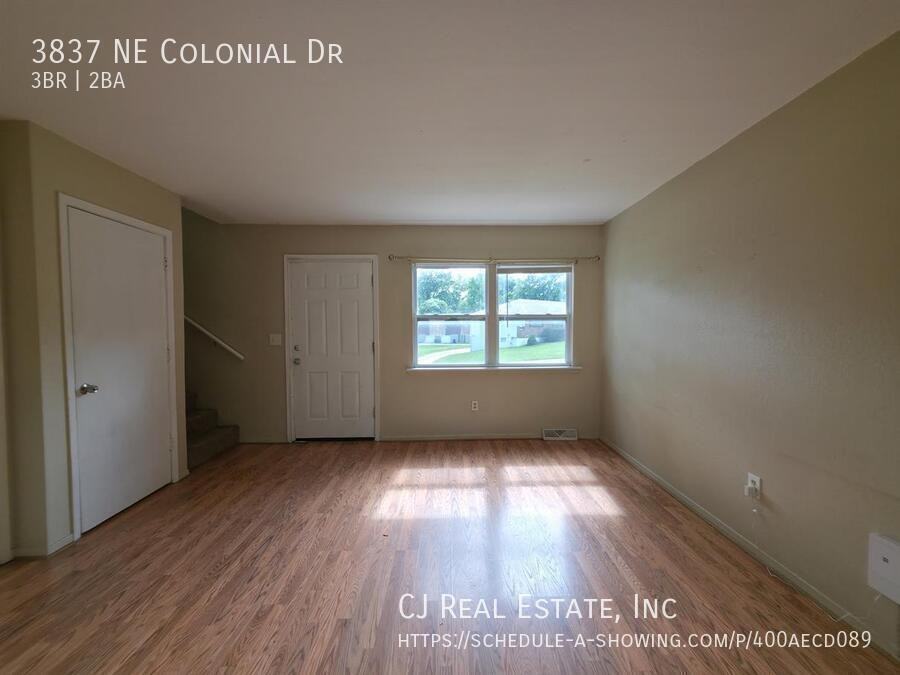 3837 Ne Colonial Dr - Photo 2 of 11