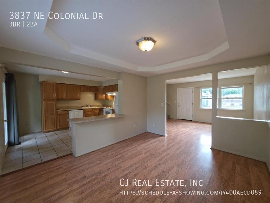 3837 Ne Colonial Dr - Photo 4 of 11