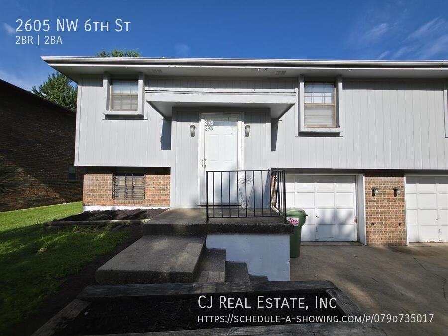 2605 Nw 6th St - Photo 2 of 4