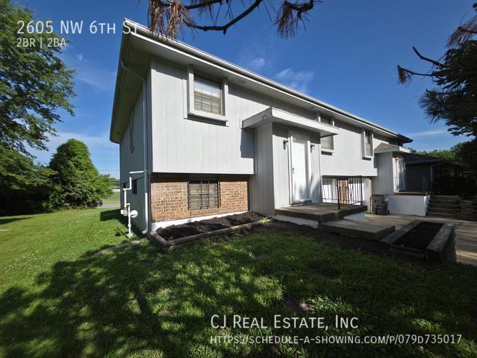 2605 Nw 6th St - Photo 3 of 4