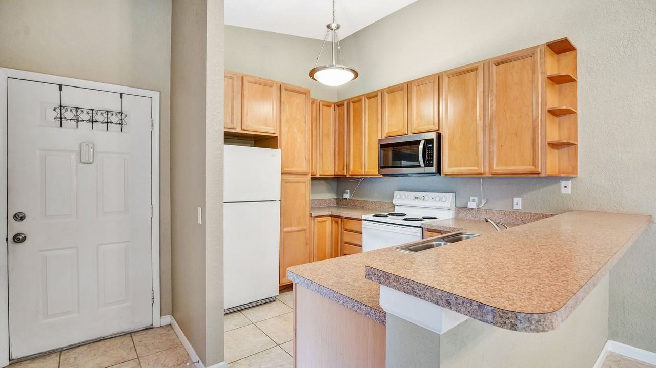 6019 Scotchwood Gln #204 - Photo 7 of 17