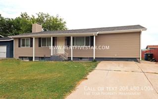 featured image of 3710 Cardinal Dr