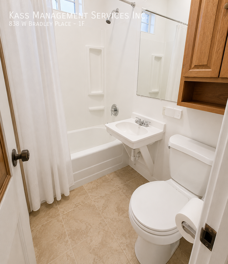 838 W Bradley Pl #1F - Photo 4 of 6
