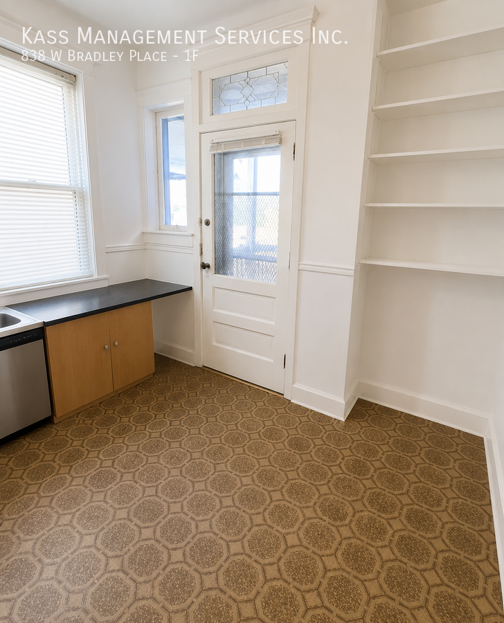 838 W Bradley Pl #1F - Photo 5 of 6