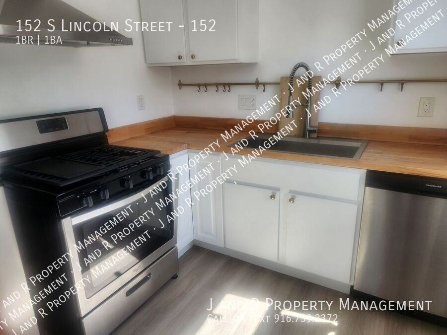 152 S Lincoln St #152 - Photo 2 of 23