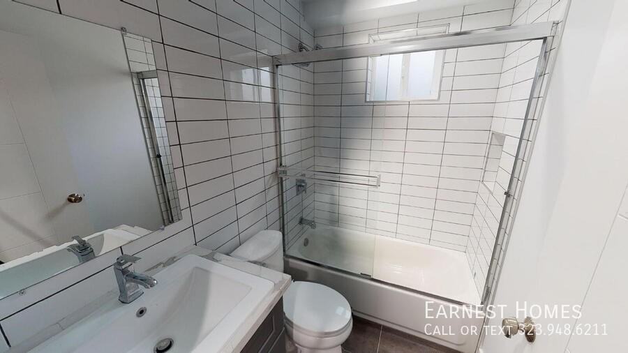 2219 1/2 W Court St - Photo 5 of 20