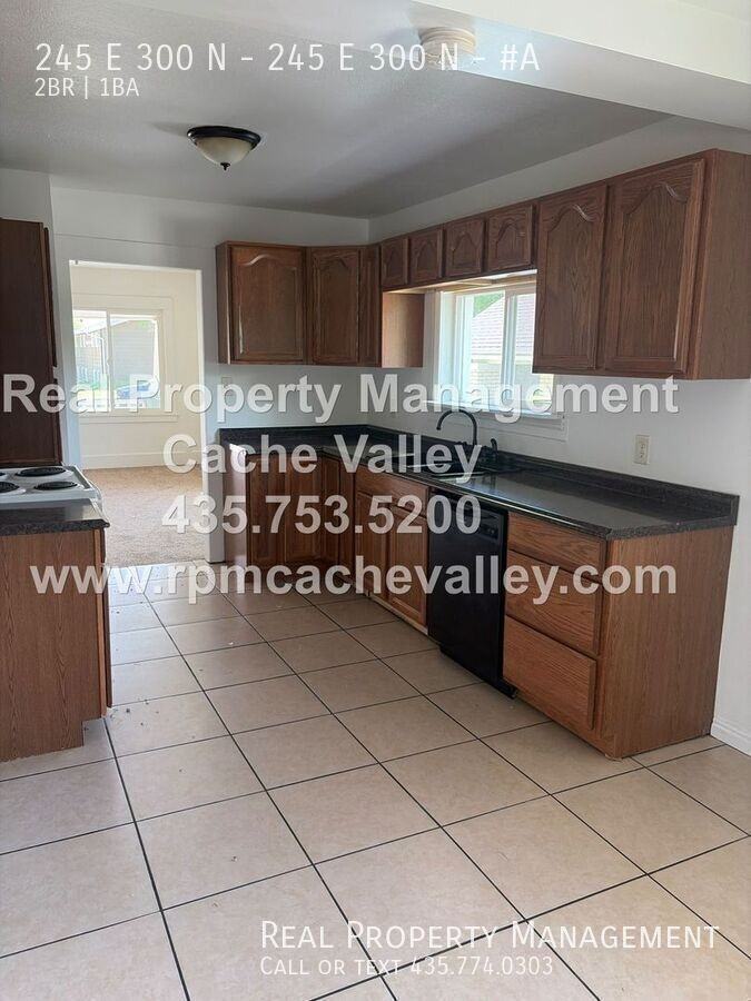 245 245 E 300 N - 245 E 300 N #A - Photo 2 of 9