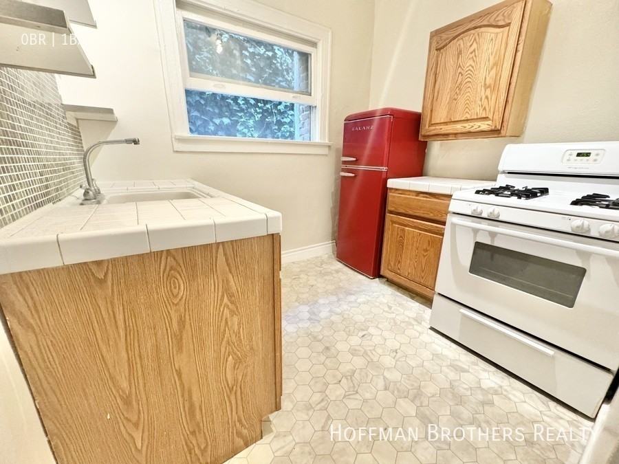 532 S Coronado St #311