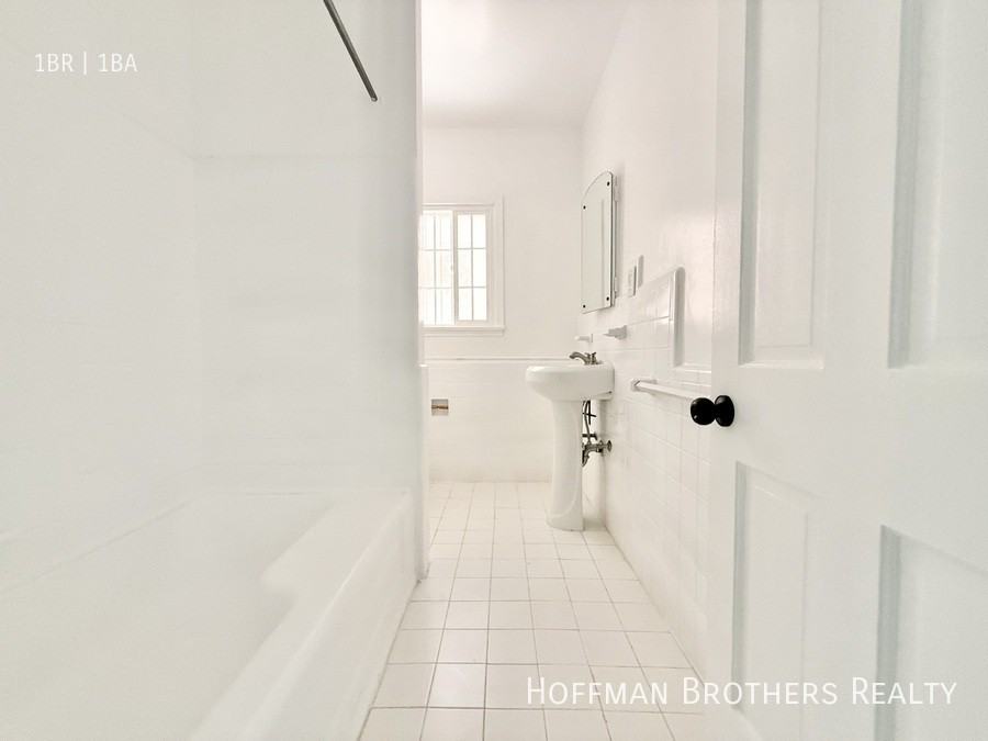 613 S Dunsmuir Ave - Photo 5 of 5