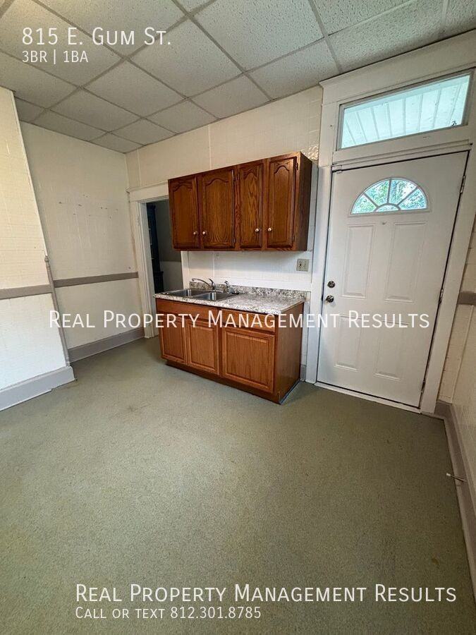 815 E Gum St - Photo 7 of 20