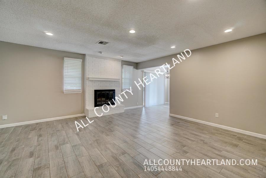 1528 Apollo Rd - Photo 3 of 19