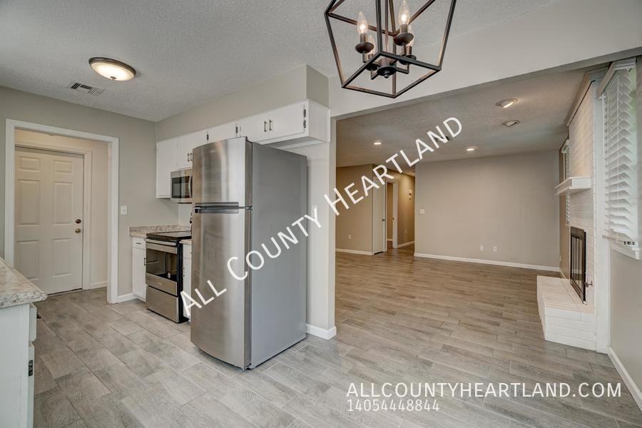 1528 Apollo Rd - Photo 6 of 19
