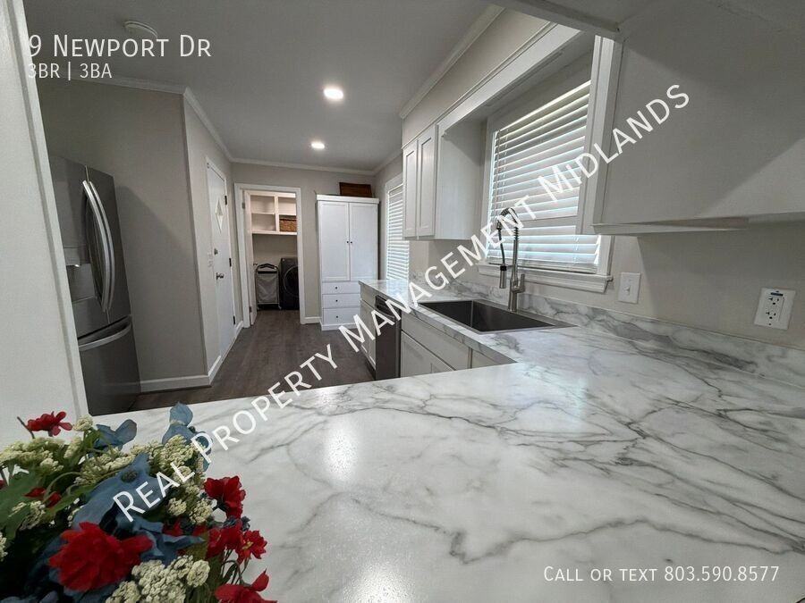 9 Newport Dr - Photo 3 of 25