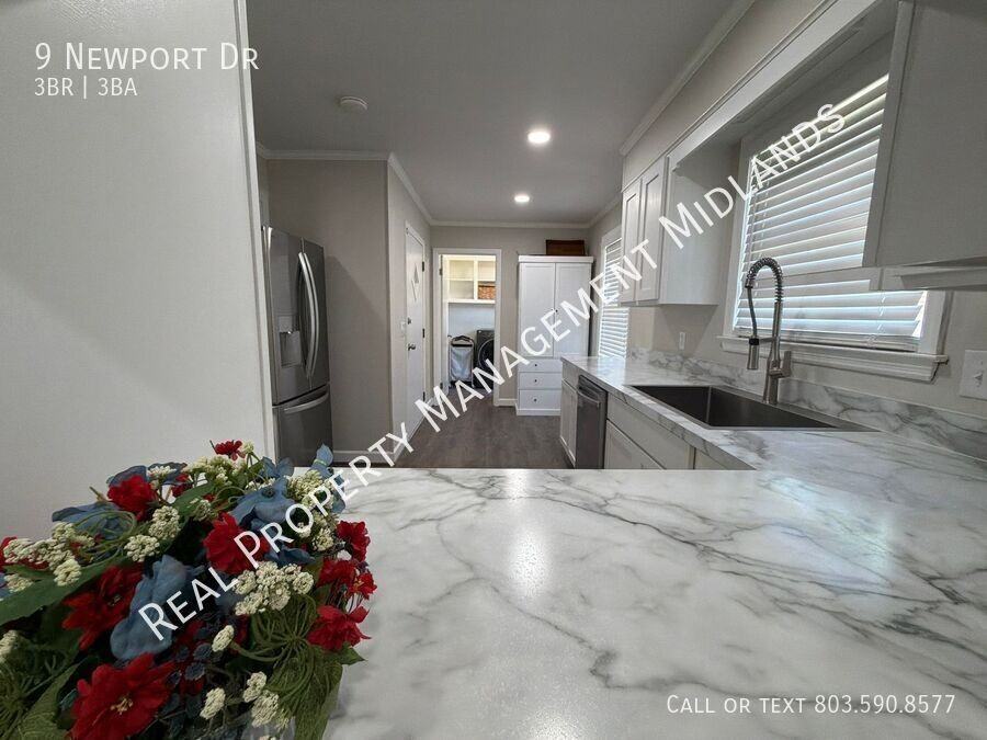 9 Newport Dr - Photo 4 of 25
