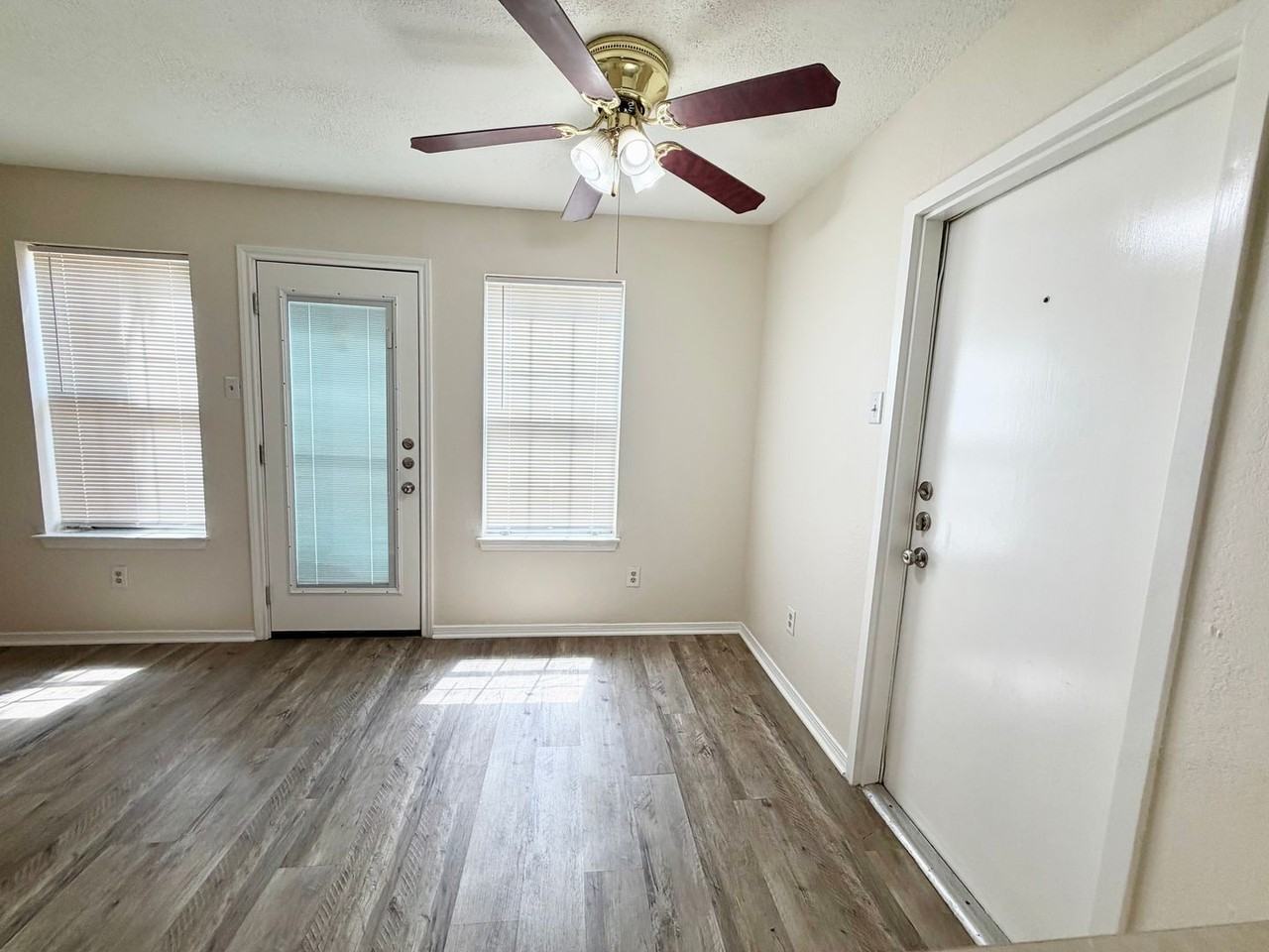3825 Kimberly Dr - Photo 4 of 22