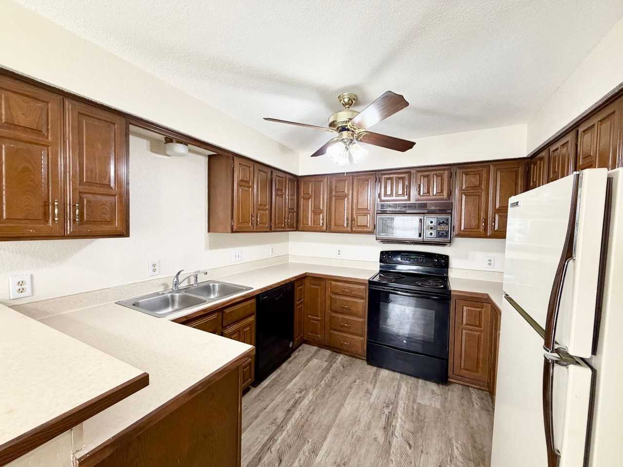 3825 Kimberly Dr - Photo 5 of 22