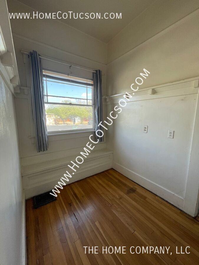 222 E 4th Street MAIN HOUSE - Photo 6 of 19