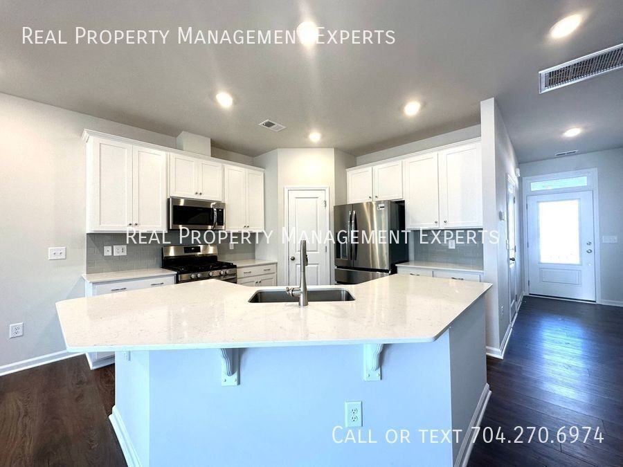 13123 Cottage Crest Ln - Photo 3 of 24