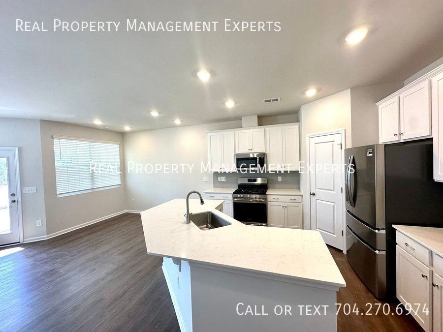 13123 Cottage Crest Ln - Photo 4 of 24