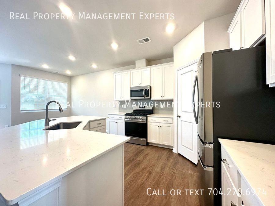 13123 Cottage Crest Ln - Photo 5 of 24