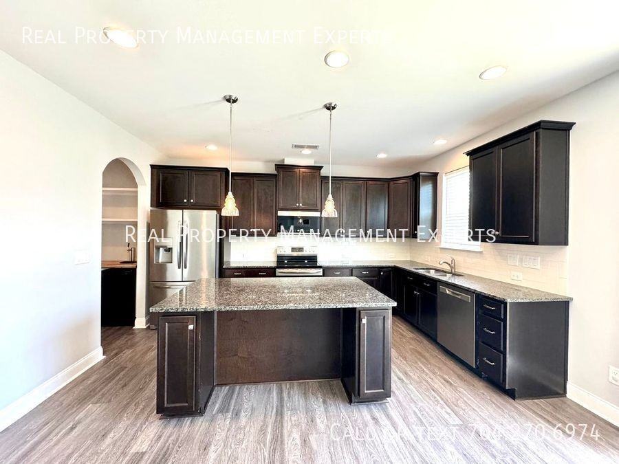 112 Cramerton Mills Pkwy - Photo 3 of 30