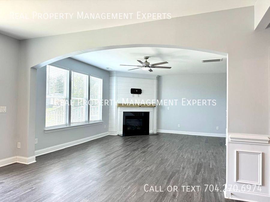 112 Cramerton Mills Pkwy - Photo 7 of 30