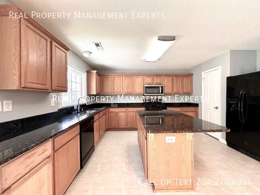 10834 Glenluce Ave - Photo 2 of 23