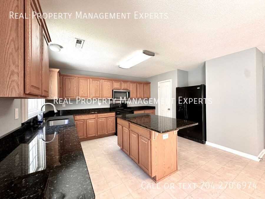 10834 Glenluce Ave - Photo 3 of 23