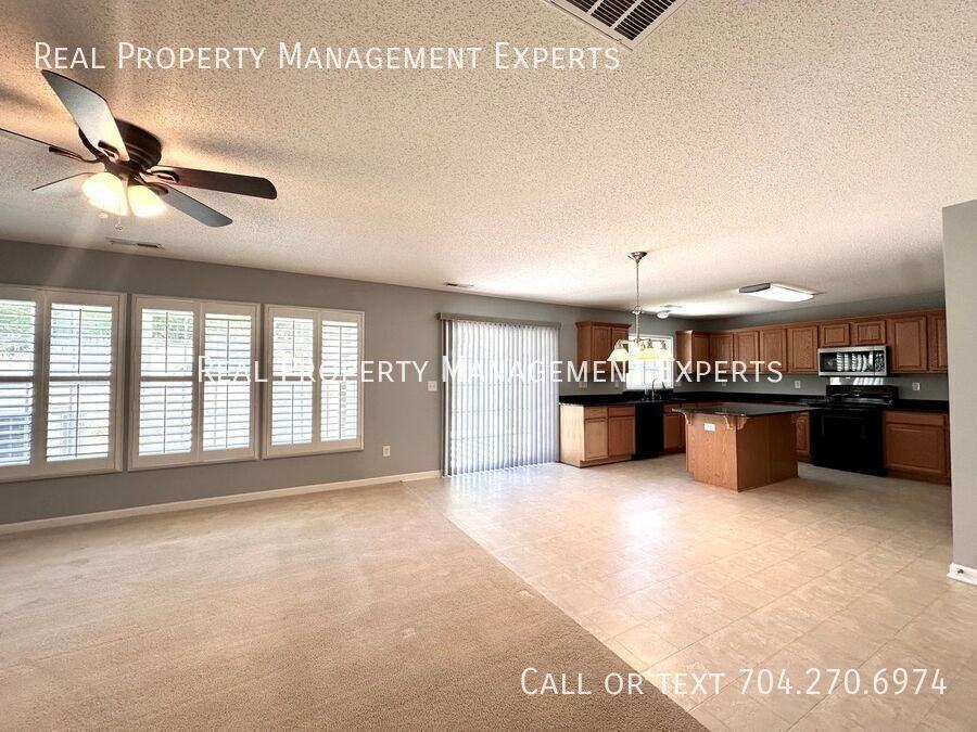 10834 Glenluce Ave - Photo 5 of 23
