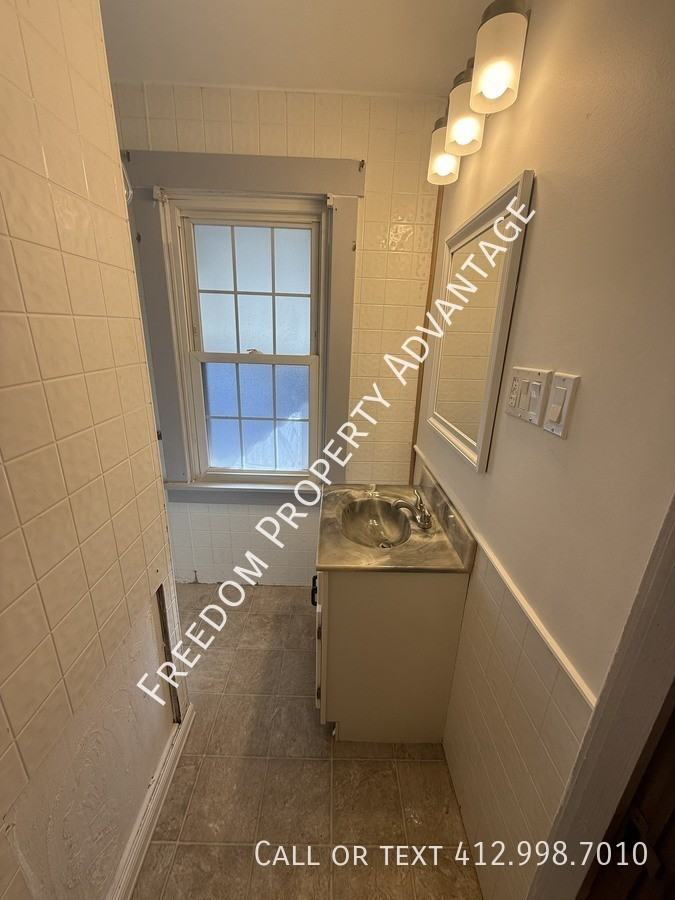 1002 Indiana Ave - Photo 6 of 16