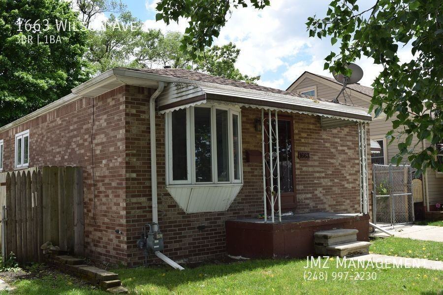 1663 Wilson Ave - Photo 2 of 19