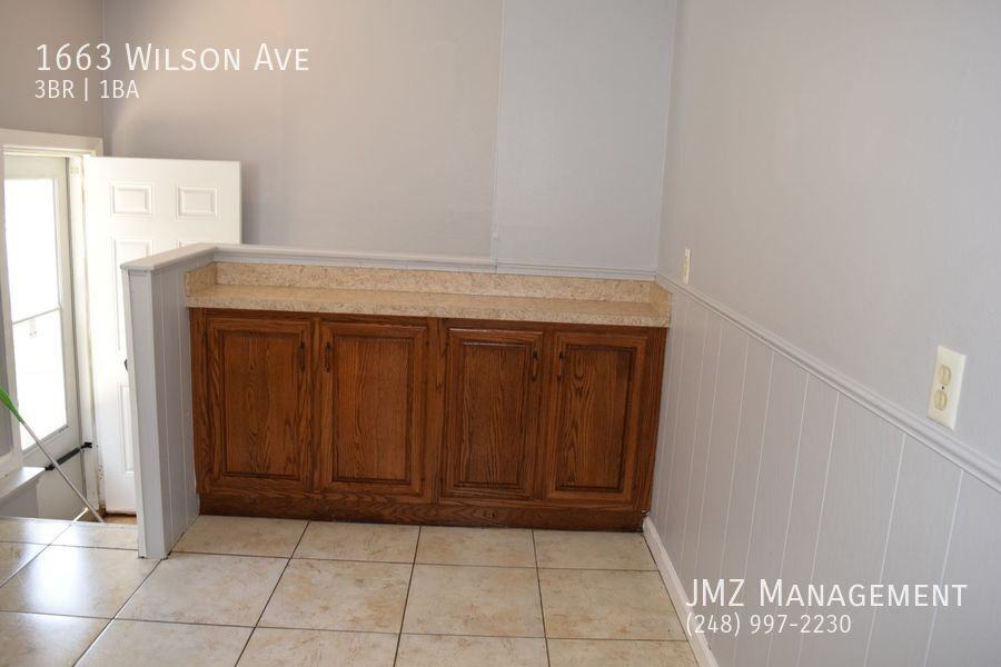 1663 Wilson Ave - Photo 7 of 19