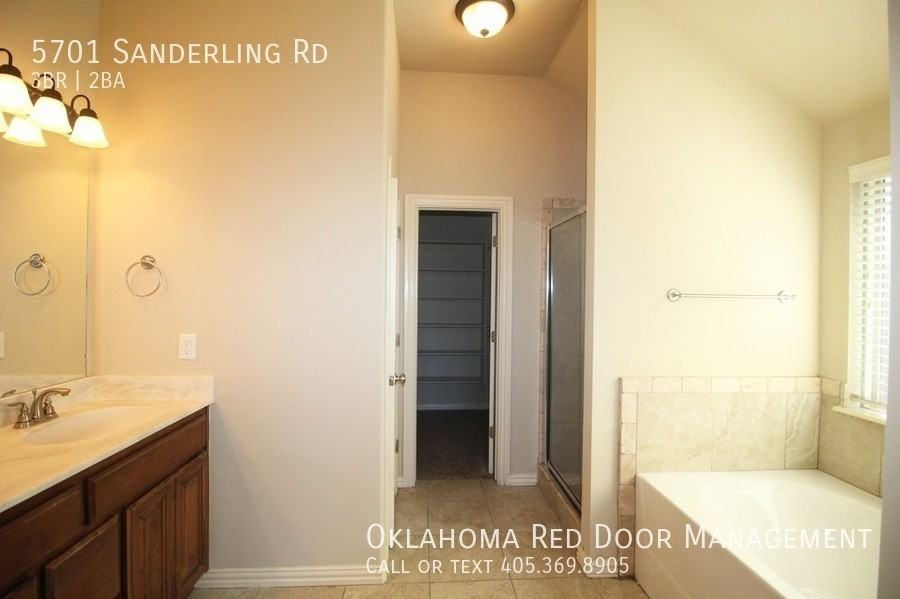 5701 Sanderling Rd - Photo 4 of 14