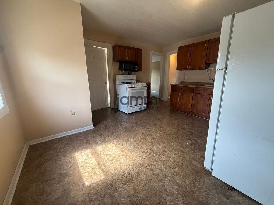 1726 Starkweather Ave - Photo 2 of 12