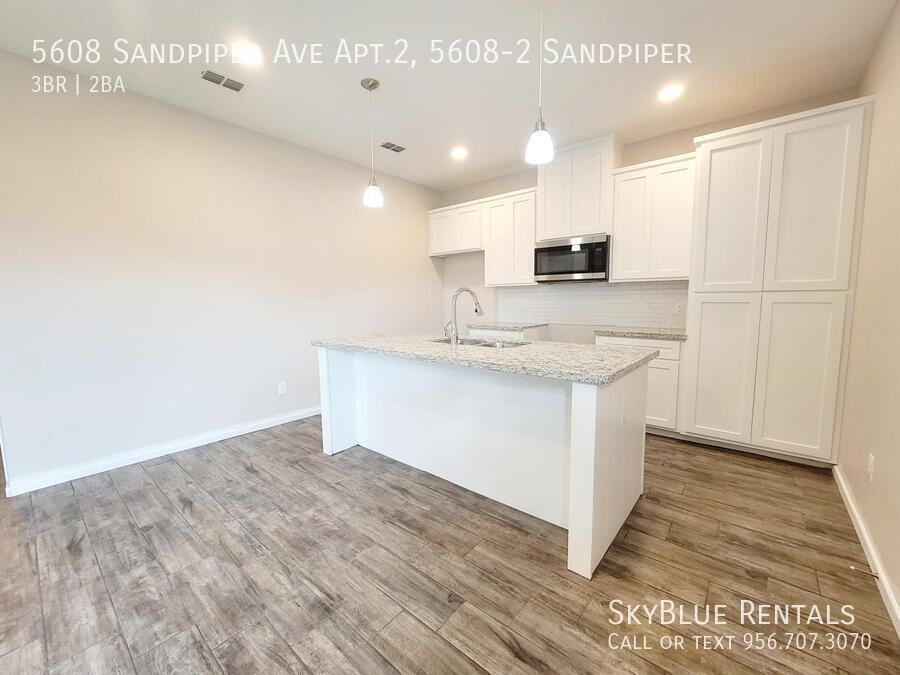 5608 Sandpiper Ave Apt 2 - Photo 6 of 9