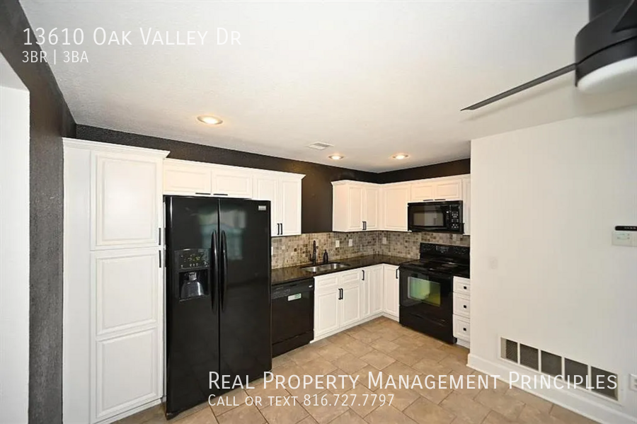 13610 Oak Valley Dr - Photo 2 of 19
