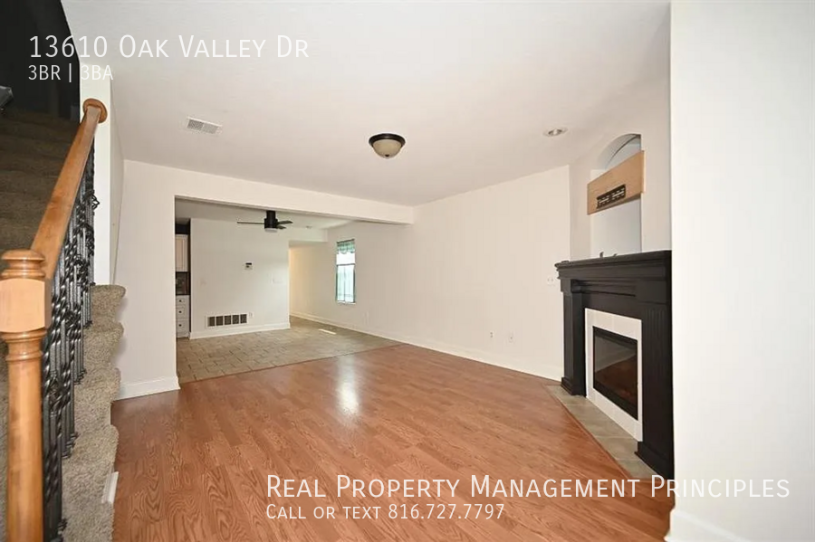 13610 Oak Valley Dr - Photo 3 of 19