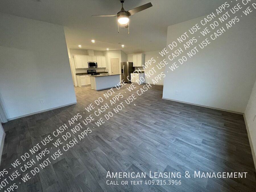 1585 Holly Trl - Photo 2 of 16