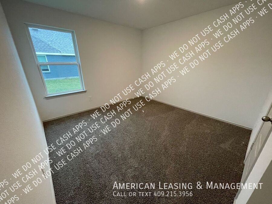 1585 Holly Trl - Photo 4 of 16
