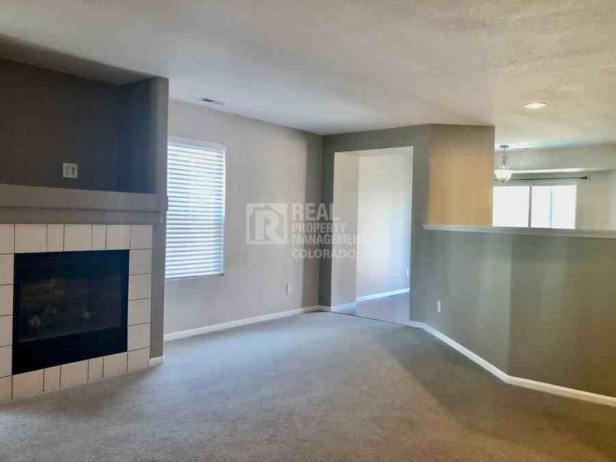 4020 Berwick Ln - Photo 3 of 22