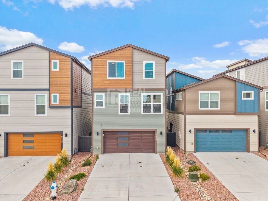 2402 Pony Club Ln - Photo 2 of 23