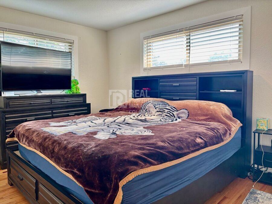 660 W 1st Ave - Photo 5 of 17