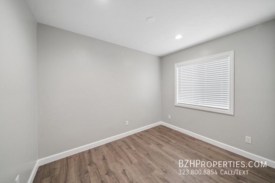 1545 W 23rd St - Photo 4 of 11