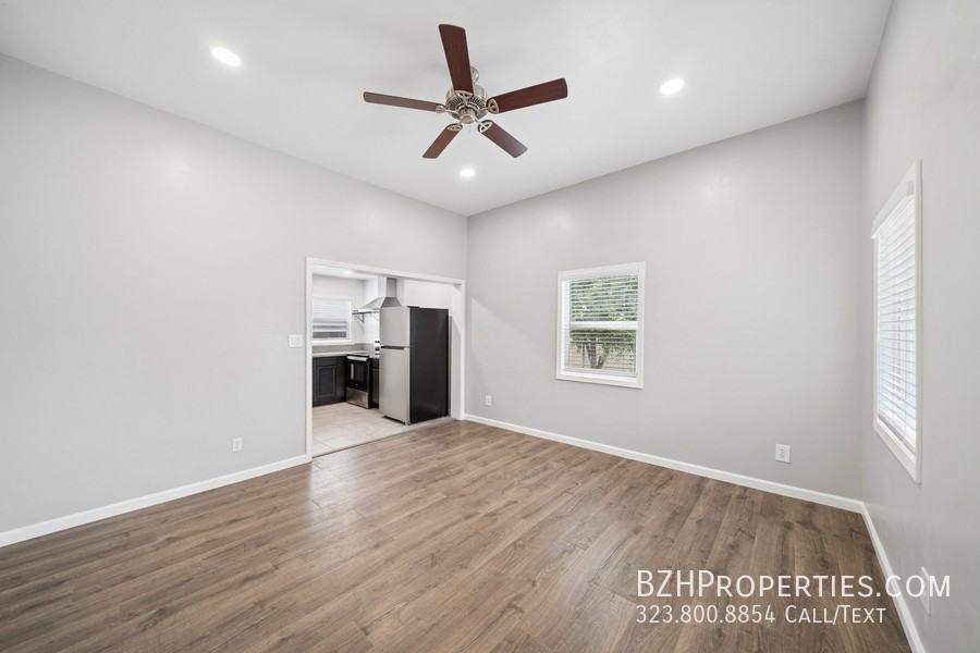1543 W 23rd St - Photo 6 of 21