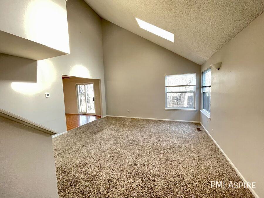 1760 Juniper St - Photo 2 of 14