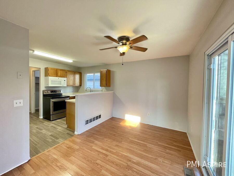 1760 Juniper St - Photo 5 of 14