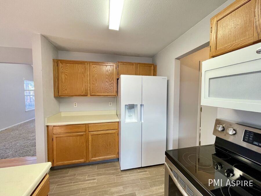1760 Juniper St - Photo 7 of 14